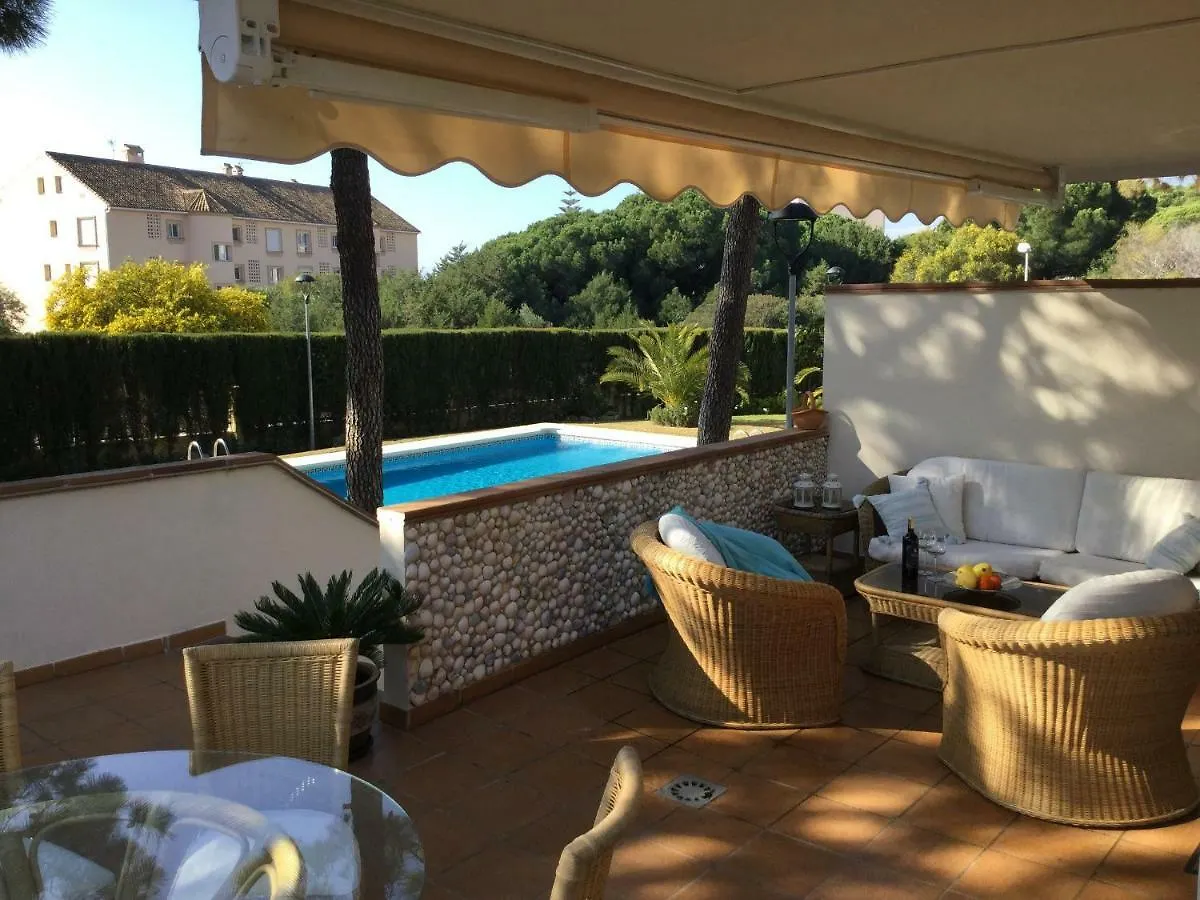 Very Nice Family Apartment, Direct Pool Access location