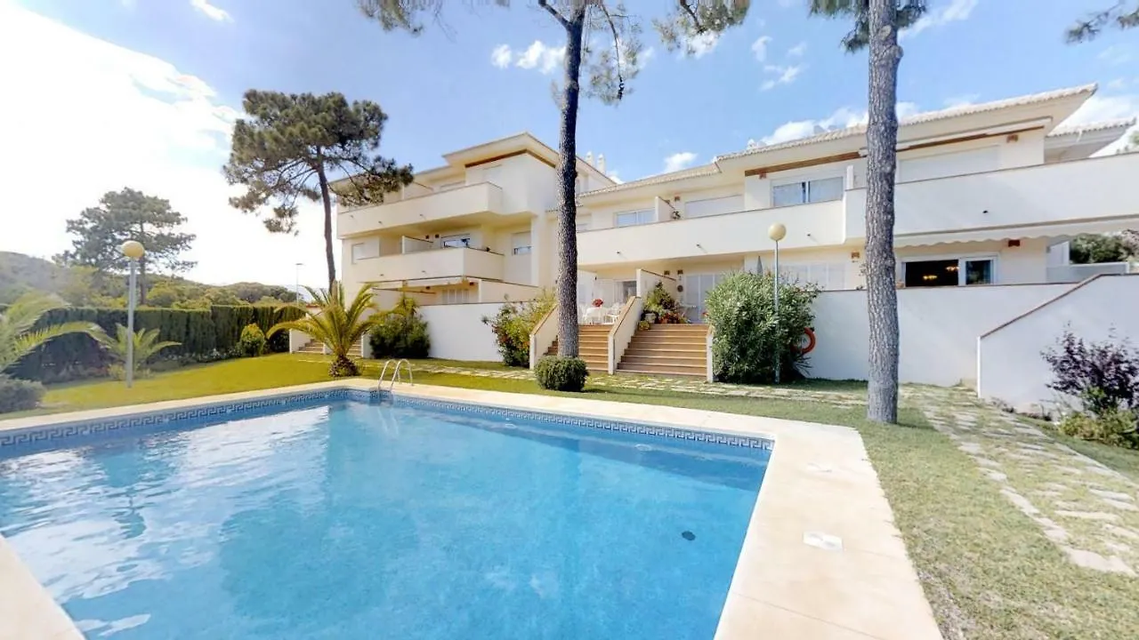 Very Nice Family Apartment, Direct Pool Access Marbella